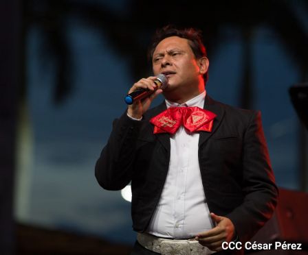 Concierto “Amor de Madre” en el Puerto Salvador Allende