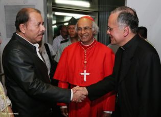 Presidente Daniel y Compañera Rosario reciben a Su Eminencia Cardenal Leopoldo Brenes
