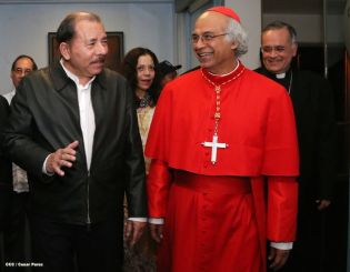 Presidente Daniel y Compañera Rosario reciben a Su Eminencia Cardenal Leopoldo Brenes