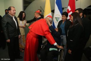 Presidente Daniel y Compañera Rosario reciben a Su Eminencia Cardenal Leopoldo Brenes
