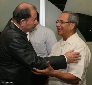Presidente Daniel y Compañera Rosario reciben a Su Eminencia Cardenal Leopoldo Brenes
