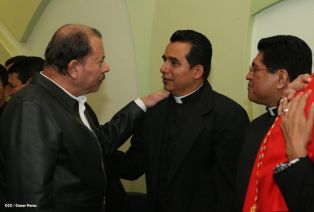 Presidente Daniel y Compañera Rosario reciben a Su Eminencia Cardenal Leopoldo Brenes