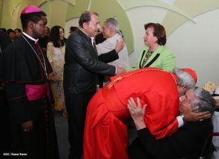 Presidente Daniel y Compañera Rosario reciben a Su Eminencia Cardenal Leopoldo Brenes