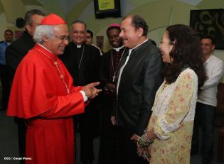 Presidente Daniel y Compañera Rosario reciben a Su Eminencia Cardenal Leopoldo Brenes
