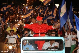 Presidente Daniel y Compañera Rosario reciben a Su Eminencia Cardenal Leopoldo Brenes