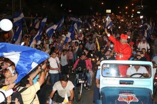 Presidente Daniel y Compañera Rosario reciben a Su Eminencia Cardenal Leopoldo Brenes