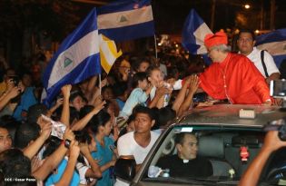 Presidente Daniel y Compañera Rosario reciben a Su Eminencia Cardenal Leopoldo Brenes