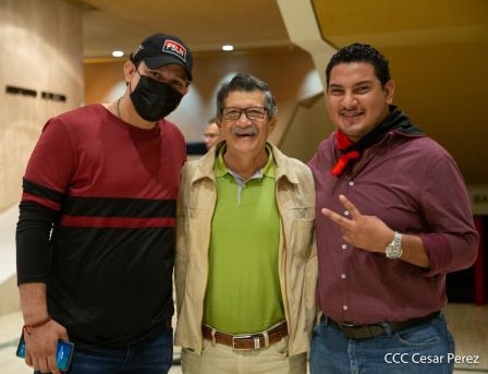 ¡Nicaragua libre y luminosa! Cantata en homenaje al Comandante Carlos Fonseca