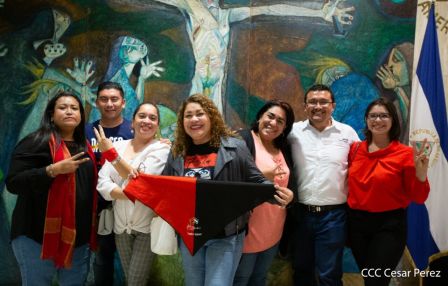 ¡Nicaragua libre y luminosa! Cantata en homenaje al Comandante Carlos Fonseca