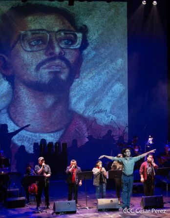 ¡Nicaragua libre y luminosa! Cantata en homenaje al Comandante Carlos Fonseca
