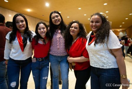 ¡Nicaragua libre y luminosa! Cantata en homenaje al Comandante Carlos Fonseca