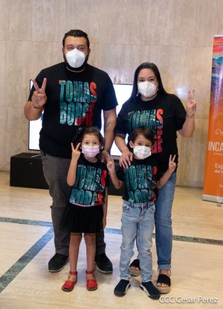 ¡Nicaragua libre y luminosa! Cantata en homenaje al Comandante Carlos Fonseca