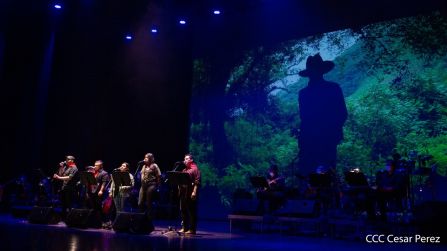 ¡Nicaragua libre y luminosa! Cantata en homenaje al Comandante Carlos Fonseca