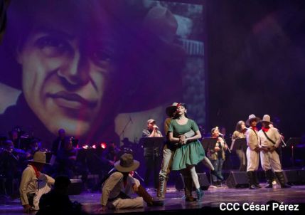 ¡Nicaragua libre y luminosa! Cantata en homenaje al Comandante Carlos Fonseca
