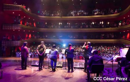 ¡Nicaragua libre y luminosa! Cantata en homenaje al Comandante Carlos Fonseca