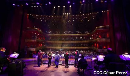 ¡Nicaragua libre y luminosa! Cantata en homenaje al Comandante Carlos Fonseca