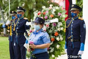 Ofrendas florales en el 85 aniversario del natalicio del Comandante Carlos Fonseca Amador