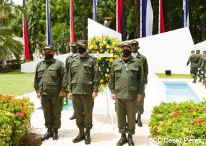 Ofrendas florales en el 85 aniversario del natalicio del Comandante Carlos Fonseca Amador