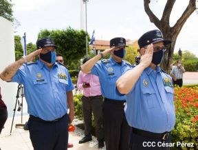 Ofrendas florales en el 85 aniversario del natalicio del Comandante Carlos Fonseca Amador