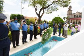 Ofrendas florales en el 85 aniversario del natalicio del Comandante Carlos Fonseca Amador