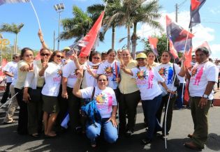 Daniel y Rosario rinden homenaje a Chávez