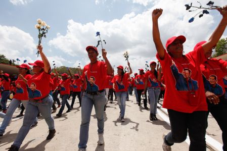 Desfile cívico-militar en honor al primer aniversario del tránsito a la inmortalidad de Chávez