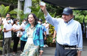 Presidente Daniel Ortega y Compañera Rosario Murillo participan en Verificación Ciudadana