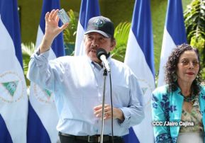 Presidente Daniel Ortega y Compañera Rosario Murillo participan en Verificación Ciudadana