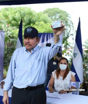 Presidente Daniel Ortega y Compañera Rosario Murillo participan en Verificación Ciudadana