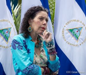 Presidente Daniel Ortega y Compañera Rosario Murillo participan en Verificación Ciudadana