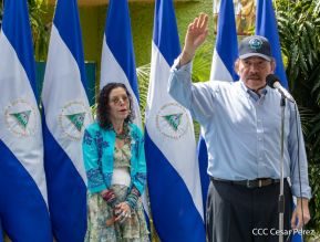 Presidente Daniel Ortega y Compañera Rosario Murillo participan en Verificación Ciudadana