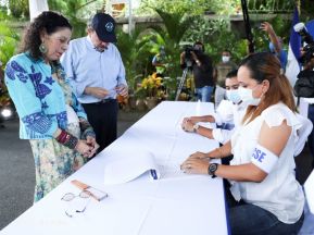 Presidente Daniel Ortega y Compañera Rosario Murillo participan en Verificación Ciudadana