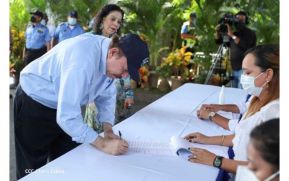 Presidente Daniel Ortega y Compañera Rosario Murillo participan en Verificación Ciudadana