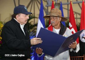 Acto en Conmemoración del 41 Aniversario de la Gran Cruzada Nacional de Alfabetización