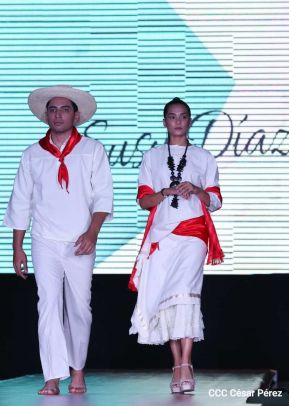 "ES Arte Moda, Diseño y Muralismo"