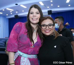 "ES Arte Moda, Diseño y Muralismo"