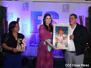 "ES Arte Moda, Diseño y Muralismo"