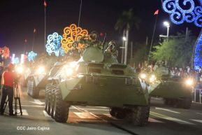 Desfile Pueblo-Ejército conmemorando 42 Años de Amor a la Patria