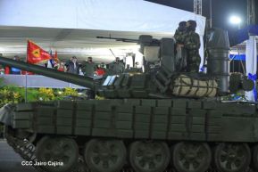 Desfile Pueblo-Ejército conmemorando 42 Años de Amor a la Patria