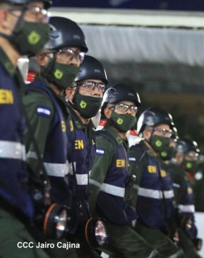 Desfile Pueblo-Ejército conmemorando 42 Años de Amor a la Patria