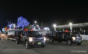Desfile Pueblo-Ejército conmemorando 42 Años de Amor a la Patria