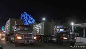 Desfile Pueblo-Ejército conmemorando 42 Años de Amor a la Patria