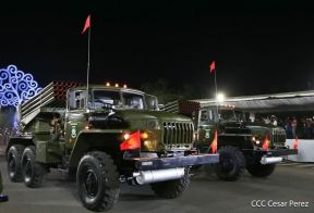 Desfile Pueblo-Ejército conmemorando 42 Años de Amor a la Patria