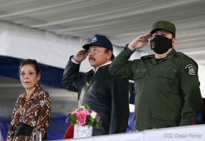 Desfile Pueblo-Ejército conmemorando 42 Años de Amor a la Patria