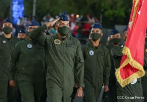 Desfile Pueblo-Ejército conmemorando 42 Años de Amor a la Patria
