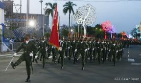 Desfile Pueblo-Ejército conmemorando 42 Años de Amor a la Patria