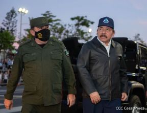 Desfile Pueblo-Ejército conmemorando 42 Años de Amor a la Patria