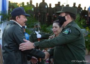 Desfile Pueblo-Ejército conmemorando 42 Años de Amor a la Patria