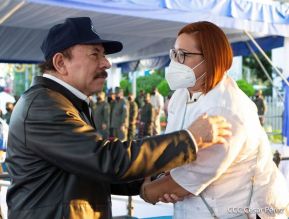 Desfile Pueblo-Ejército conmemorando 42 Años de Amor a la Patria