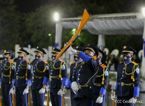 Desfile policial Centinelas de la Paz por el 42 aniversario de la Policía Nacional